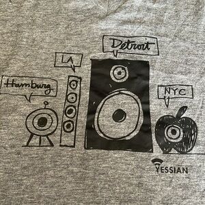 Detroit Yessian distressed destroyed music speaker t shirt women’s small